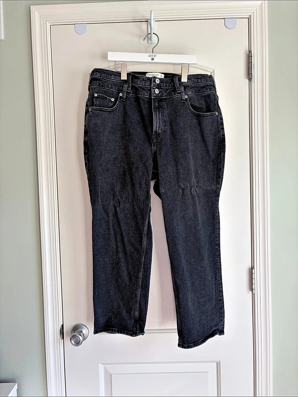 Abercrombie & Fitch The Ankle Straight Ultra High Rise Black Jeans Waist 33